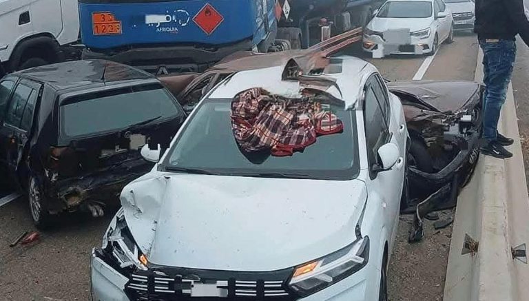 فاجعة طرقية بالجديدة.. مصرع شخصين وإصابة 23 في اصطدام جماعي بسبب الضباب