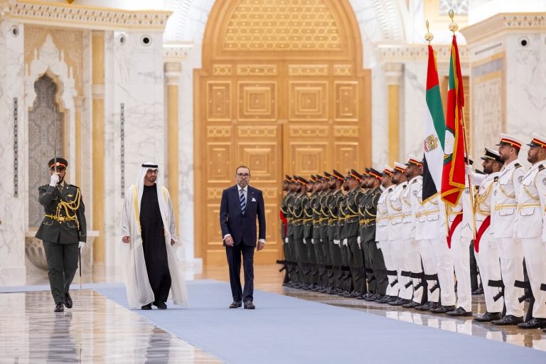 جلالة الملك محمد السادس يصل إلى أبوظبي في زيارة خاصة