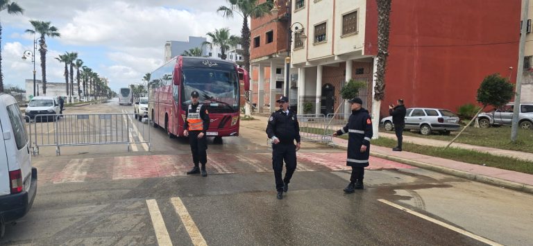 عمالة المضيق-الفنيدق تؤمن عودة منظمة لمتضرري فيضانات القصر الكبير