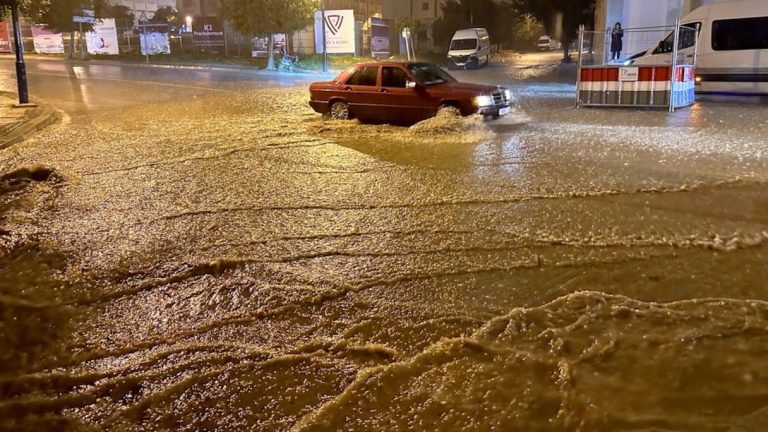 هل كان استمرار الدراسة الحضورية في طنجة وسط الفيضانات مجازفة غير محسوبة؟