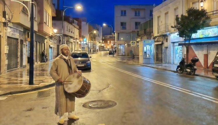 “الطبال” في سبتة.. تقليد رمضاني يحافظ على روح السحور داخل مجتمع مسلم بإسبانيا