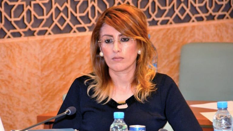 ليلى آحكيم تثير ملف “تضييق على المستثمرين” من طرف مسؤول بغرفة مهنية بالناظور