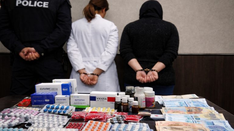 توقيف طبيبة ومستخدمة في حالة تلبس بترويج أقراص طبية بمكناس