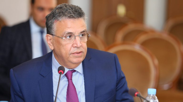 وهبي ينتقد توقف المحامين عن العمل ويصفه بـ”الإخلال بالواجب المهني”