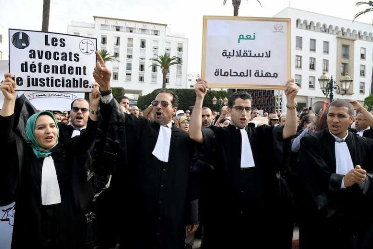 جمعية هيئات المحامين بالمغرب تصعد ضد وزير العدل وتلوح باستقالة النقباء