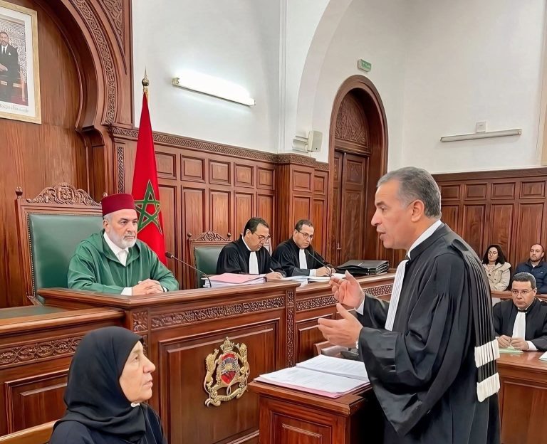 محامو طنجة يدخلون على خط قضية الإساءة لوالدة الزفزافي