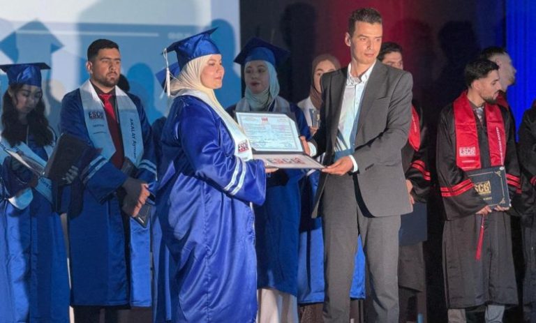 تهنئة للزميل ياسين العروسي الجبري بمناسبة تخرج ابنته ريم
