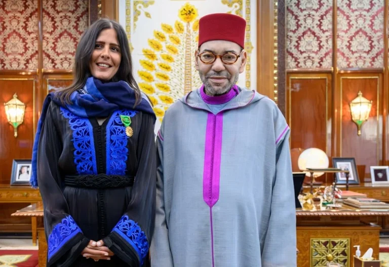 الملك محمد السادس يوشح المتسلقة نوال سفندلة بوسام المكافأة الوطنية بعد إنجاز تاريخي