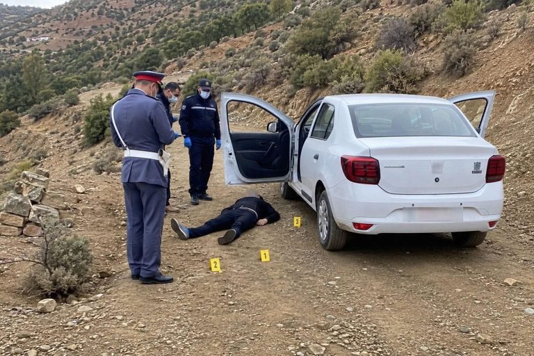 العثور على أربعيني جثة هامدة بجوار سيارة للكراء بدوار أولاد علو نواحي العروي