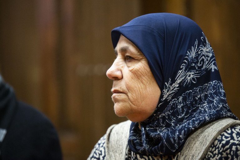 حقوقيون ينددون بحملة التشهير ضد والدة ناصر الزفزافي