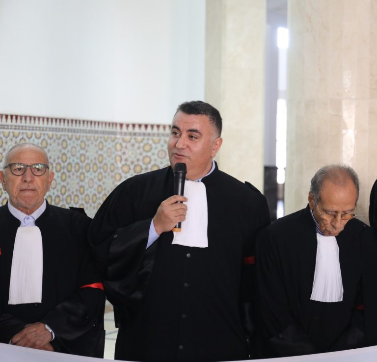 هيئة المحامين بطنجة تعلق مهام الدفاع بالمحاكم لمدة سبعة أيام