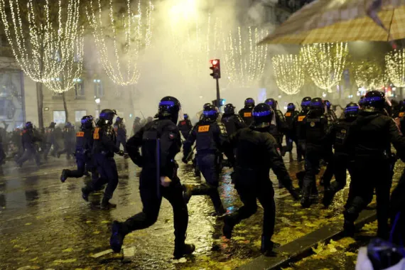 اعتقال 12 شخصا عقب أحداث عنف في العاصمة الأرجنتينية بعد نهائي المونديال