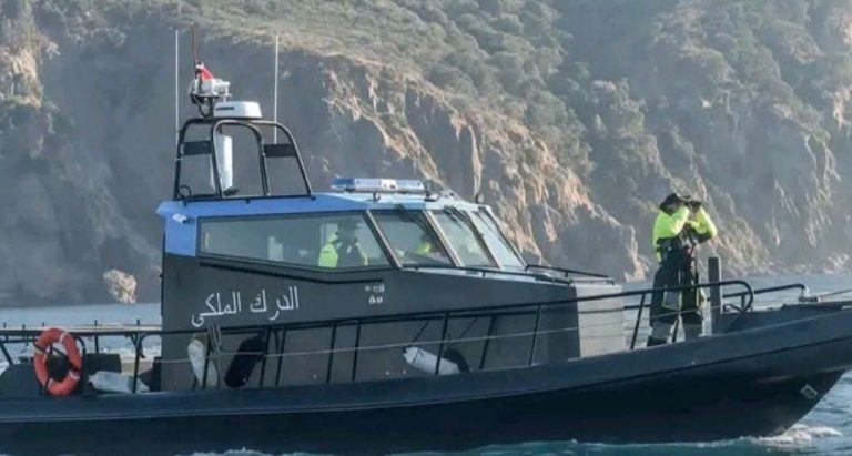 البحرية التابعة للدرك الملكي تنقذ 11 مرشحا للهجرة غير النظامية بالحسيمة