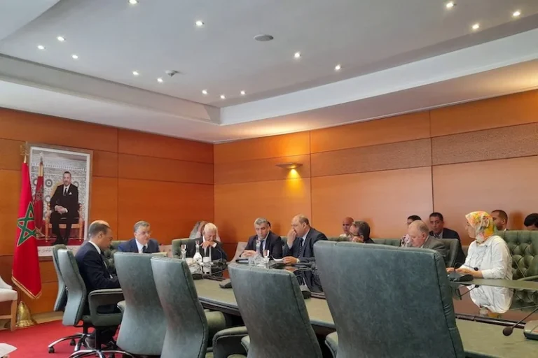 لجنة العدل تصادق على مشروع قانون المحاماة وسط نقاش حول ودائع المحامين