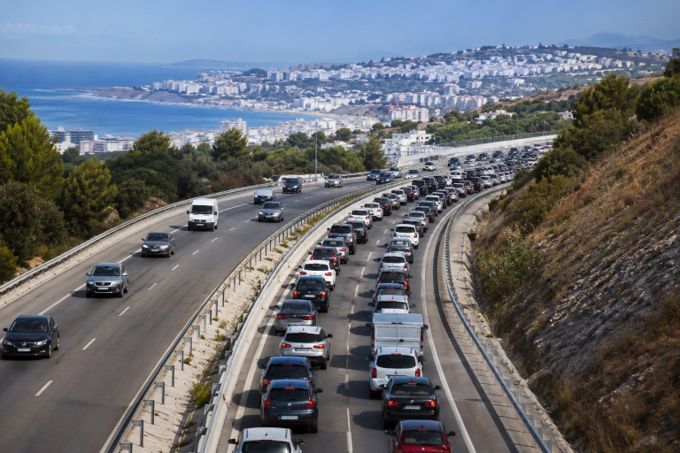 ضغط مروري متزايد بين طنجة وتطوان.. هل حان وقت الطريق السيار؟