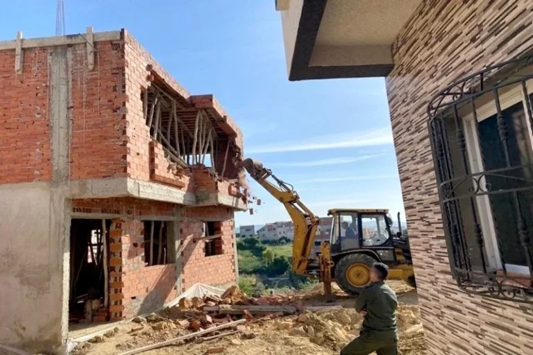 حين تصبح مخالفة التعمير أمام أعين الجميع .. فمن يتحمل المسؤولية؟