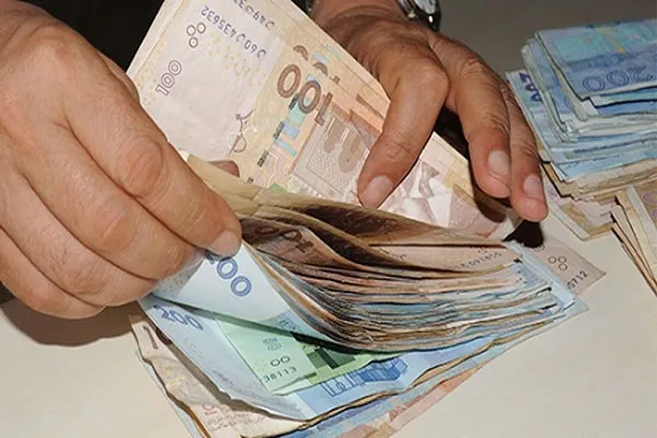 الناظور.. توقيف مدير وكالة بنكية وإيداعه السجن في قضية مالية ثقيلة