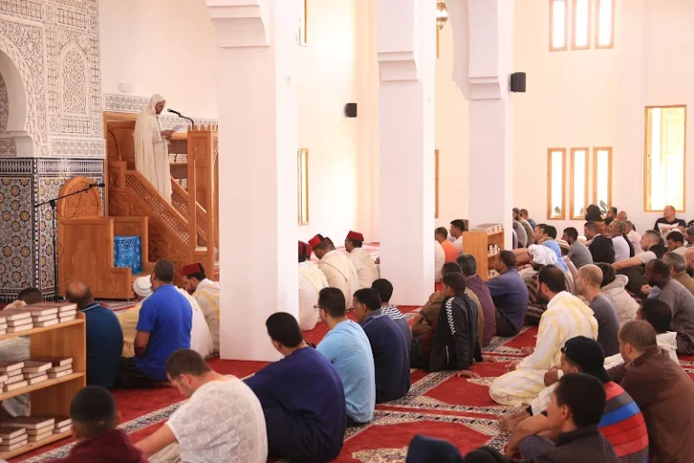 خطبة الجمعة تسلط الضوء على معنى الأمية وفضل العلم في سيرة الرسول