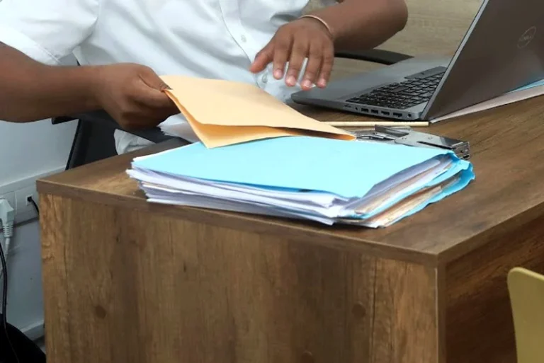 مشروع جديد لتطوير نموذج أولي بالذكاء الاصطناعي لفحص الصفقات العمومية ومحاربة شروط تقييد المنافسة