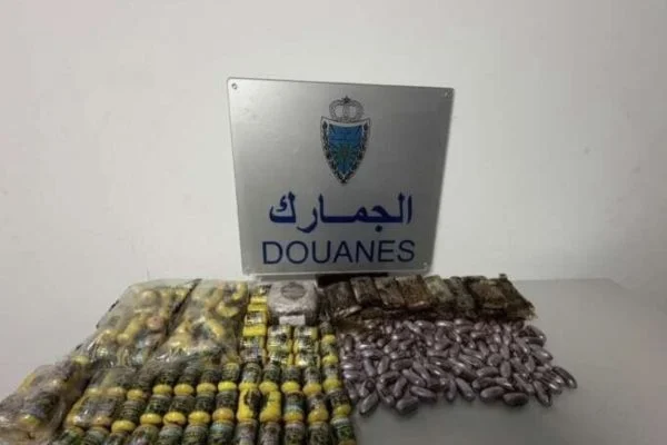 باب سبتة .. إحباط محاولة تهريب 6.2 كيلوغرامات من الشيرا داخل خزان وقود سيارة