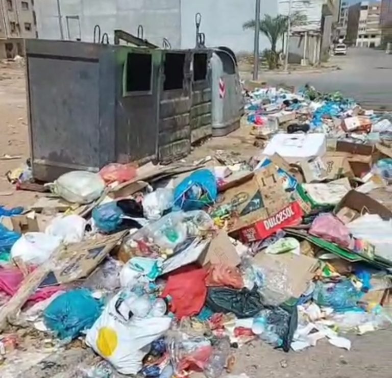 عريضة بأكثر من 100 توقيع ضد مطرح عشوائي للنفايات بحي المطار ناظور